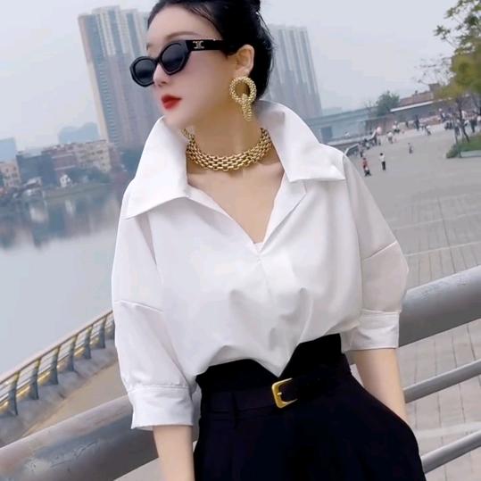 李小姐的服装店
