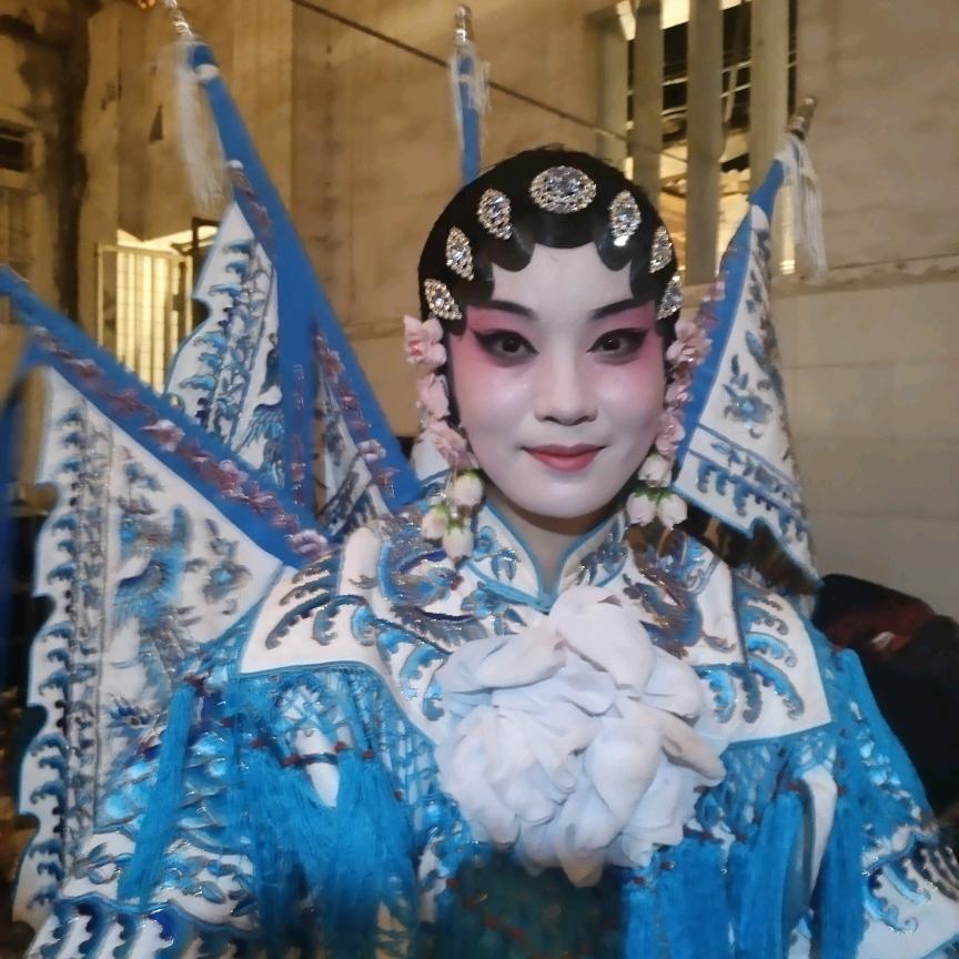 幕妮子