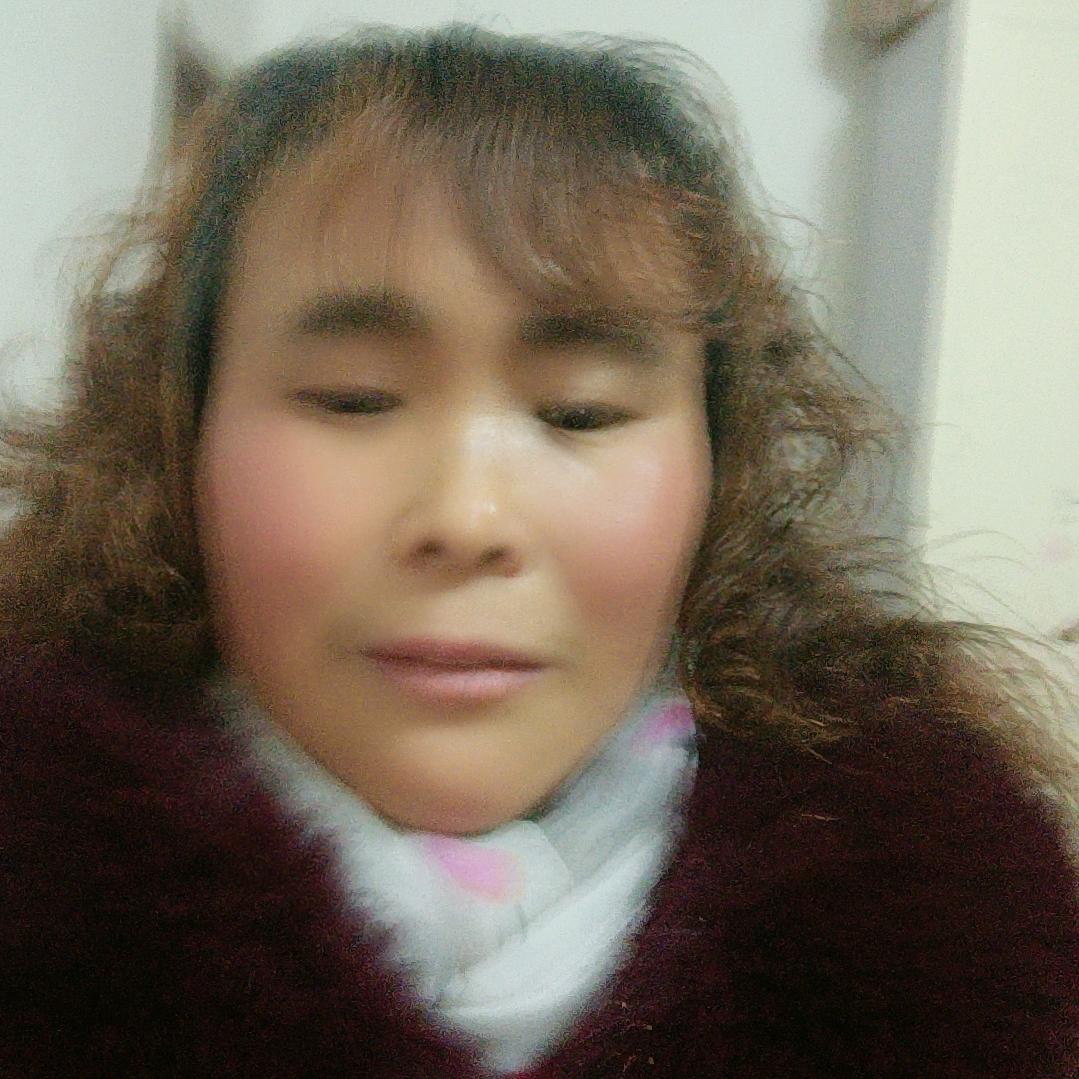 田甜，