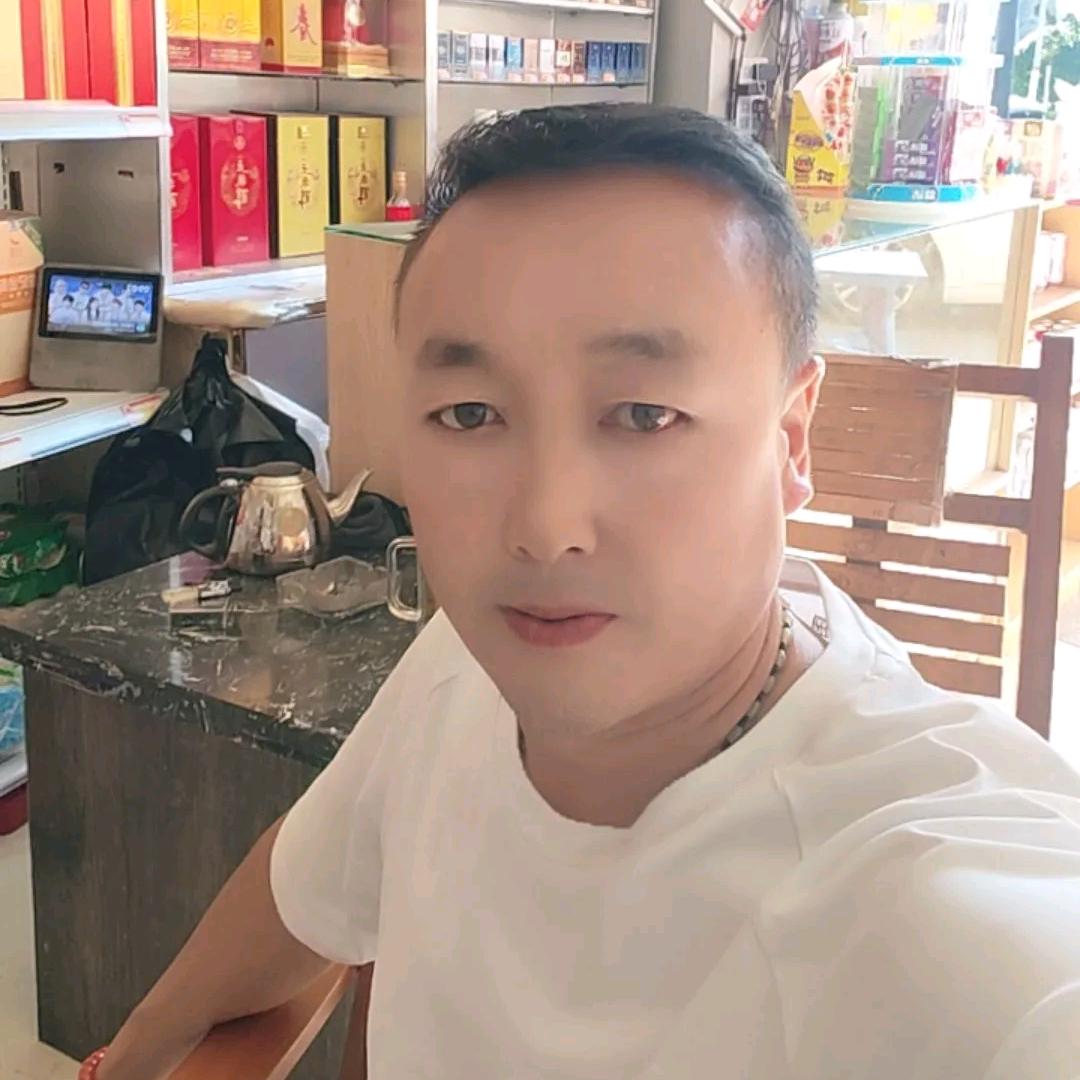 礼县北滨河路宏昌家园小区东门烟酒便利店