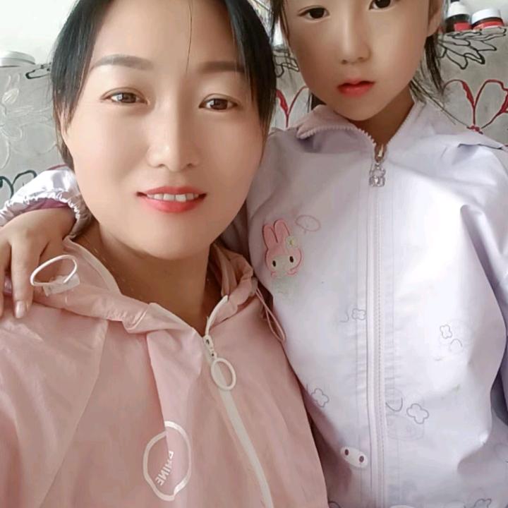 爱笑的傻丫头