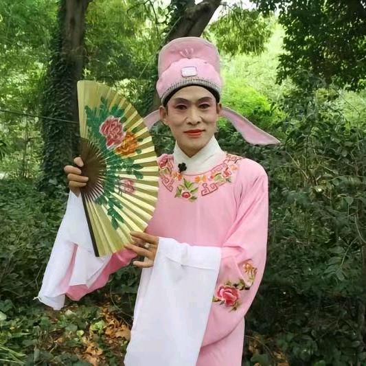 庐剧周小五