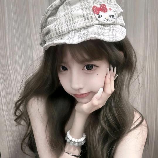 一个小盆友•᷄ࡇ•᷅