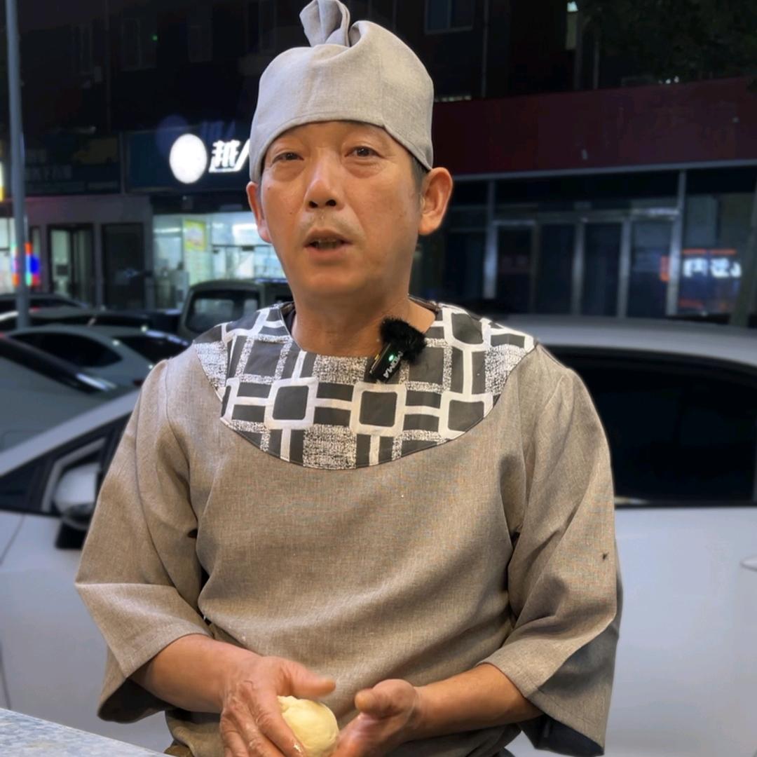 摆摊烧饼哥