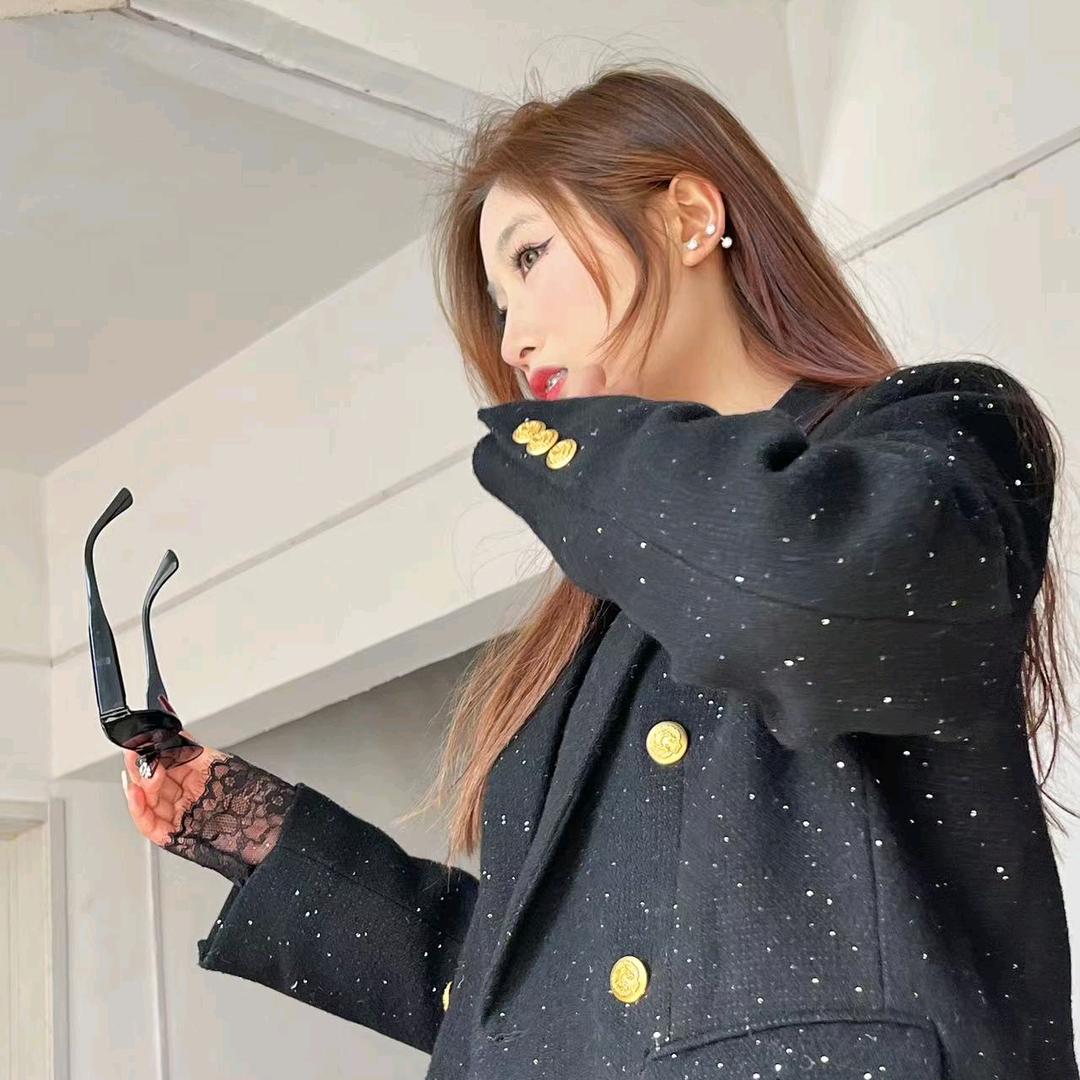 王富贵.