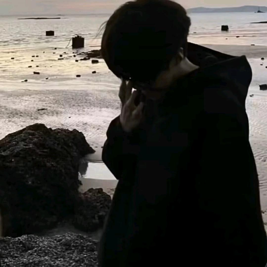 v↝