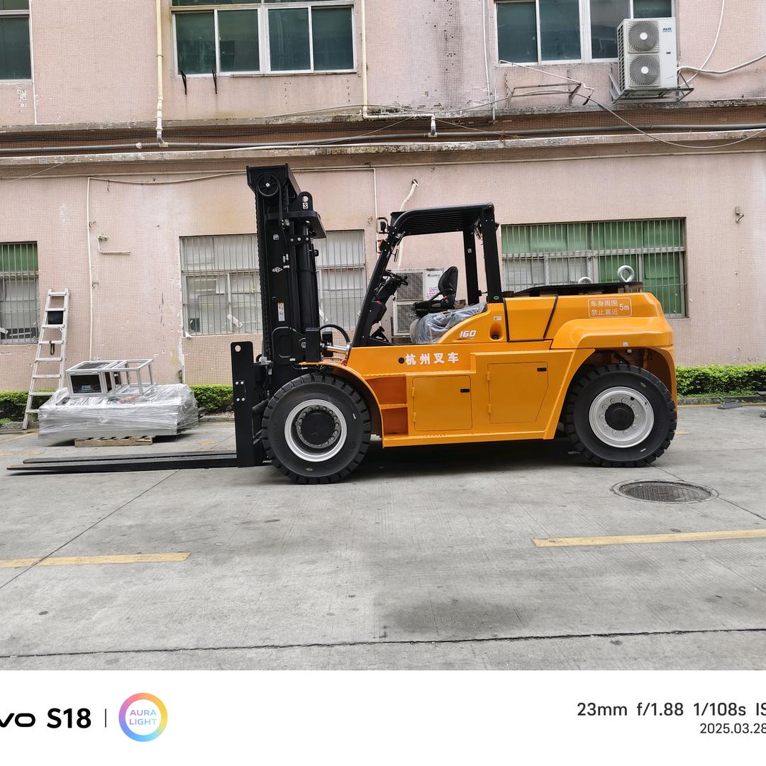 鸿运叉车丶吊车出租