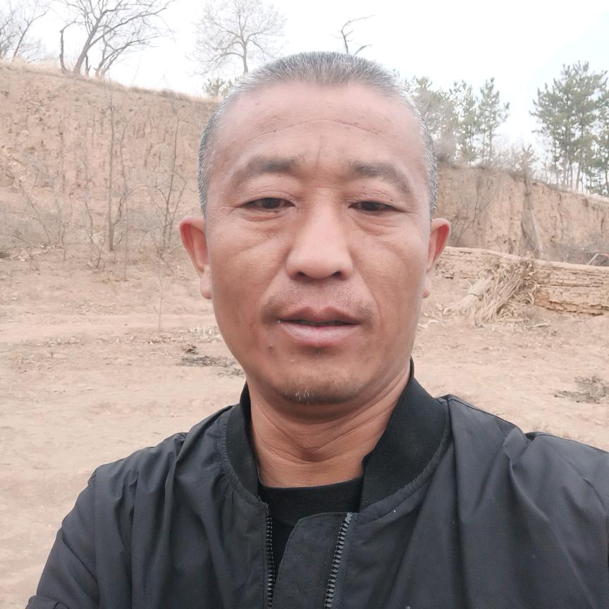 古玩黑小哥