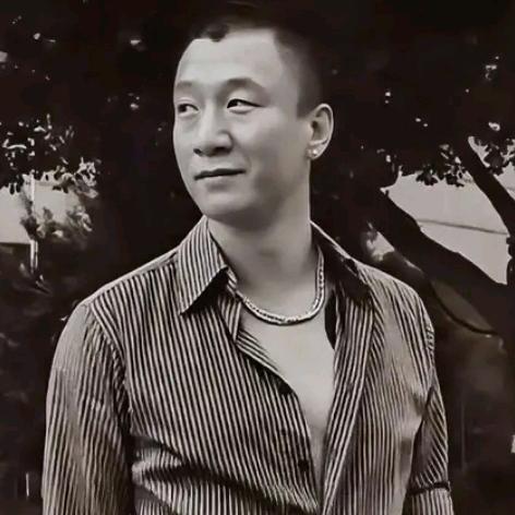 ༺ཌༀཉི老༒狼༃ༀད༻