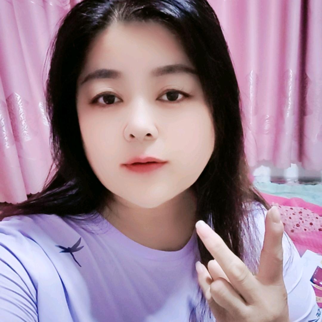 青青首播聊天唱歌+带货晚9点10