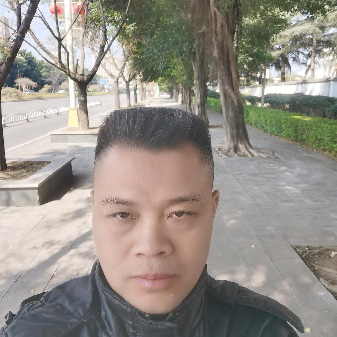 白极熊