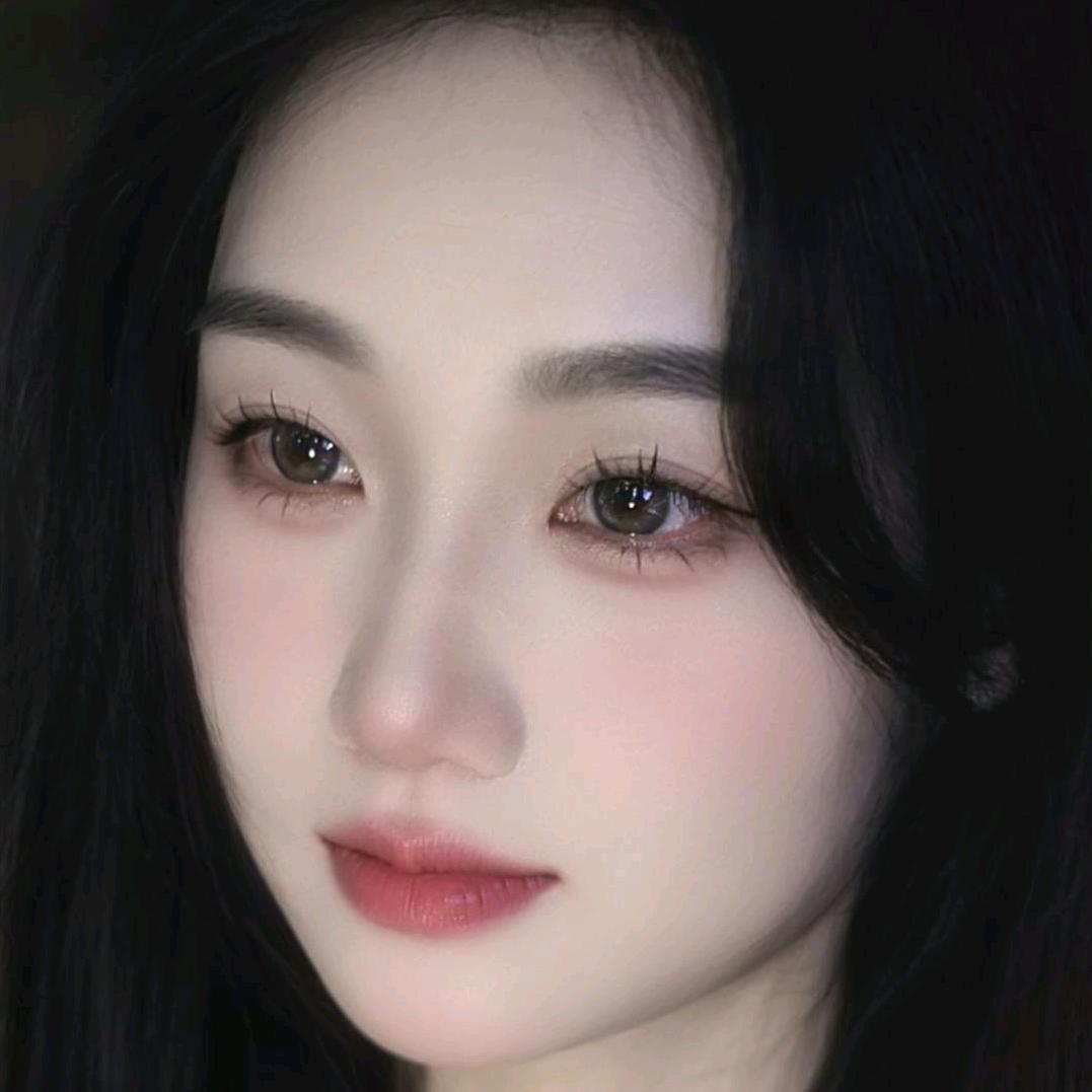 王 小 黑