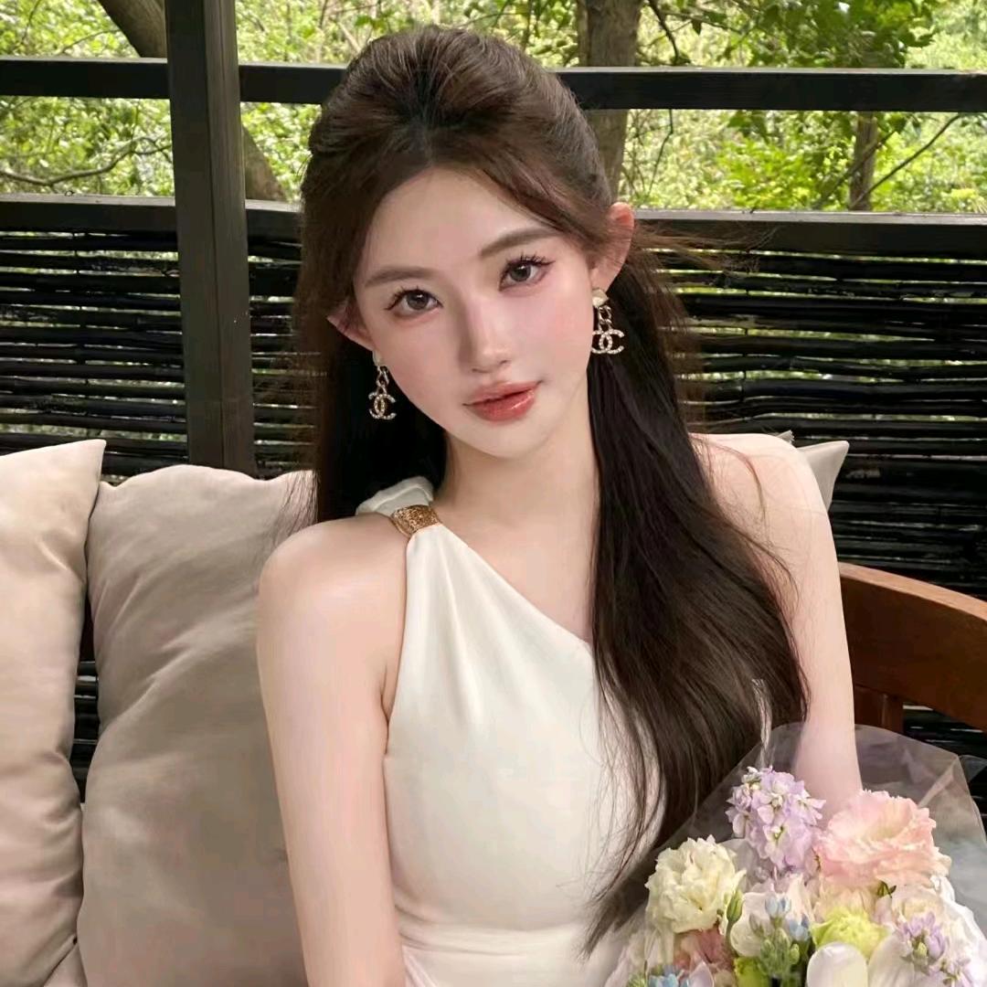 玛雅化妆美甲纹绣杨老师