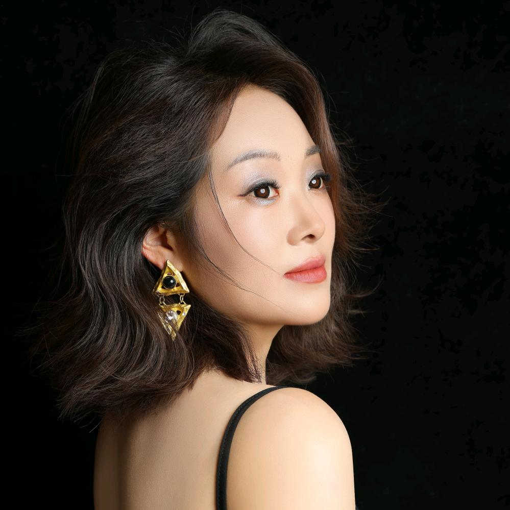 新津玲云清洁小李