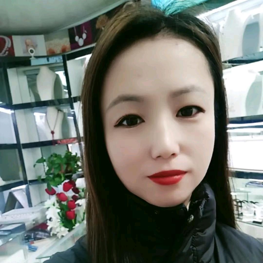 卖珍珠的小姐姐