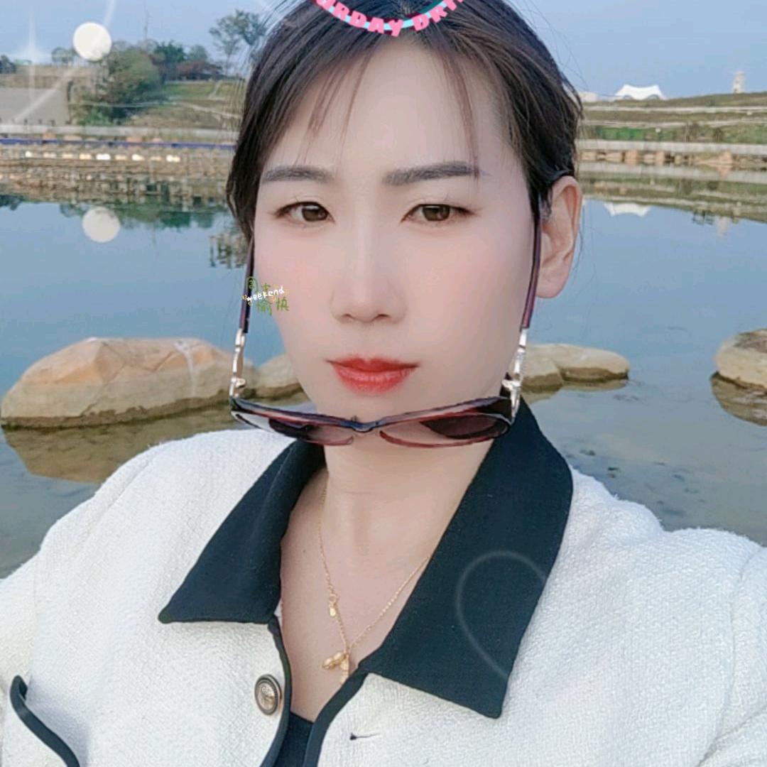 露露🎤+首播 21:40（每周五周六）