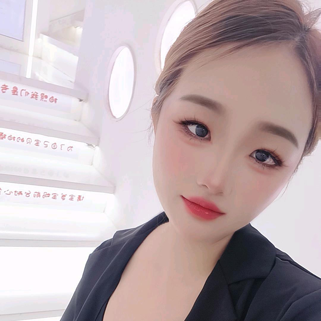 大倩  吖