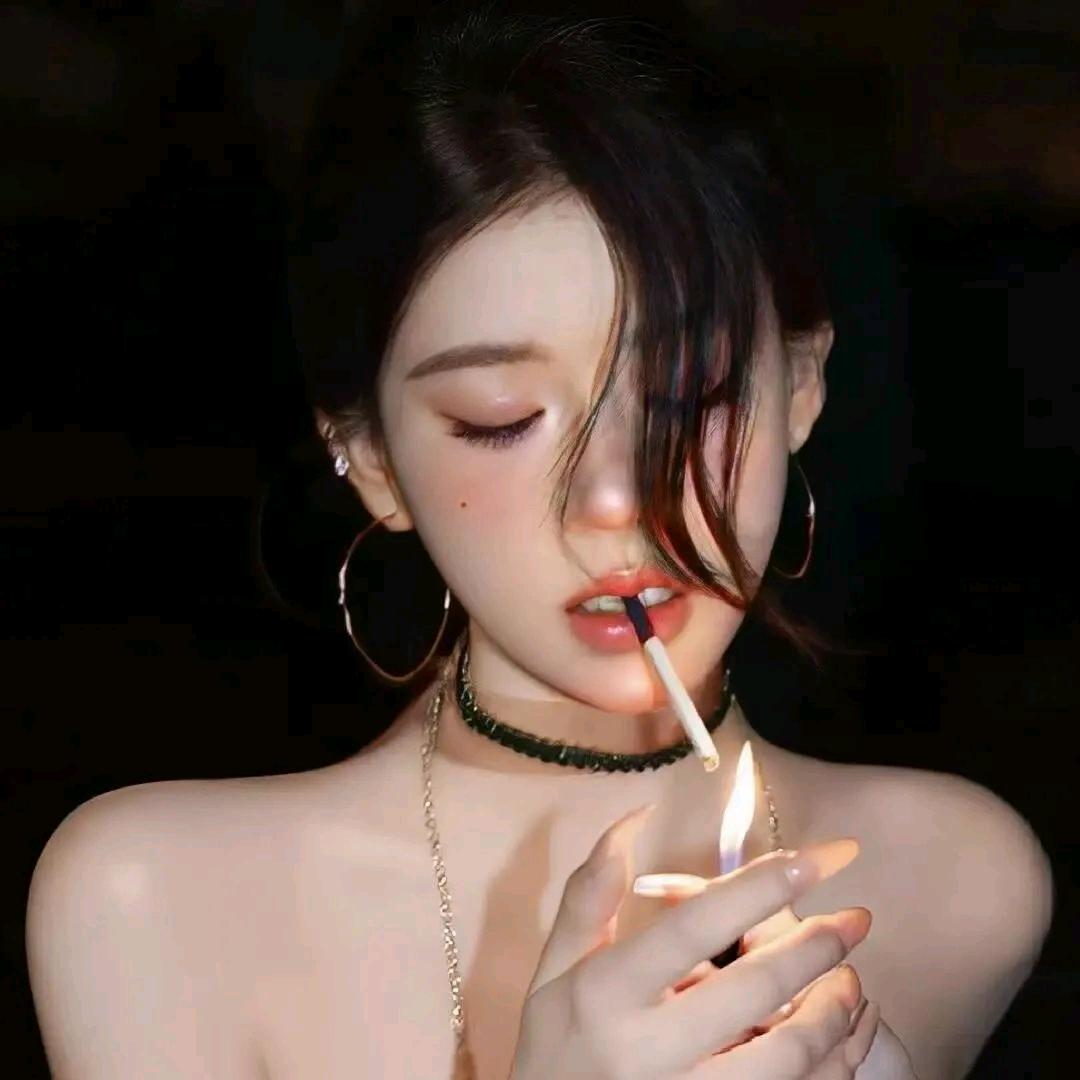 - ̗̀ ☺︎ ̖́- 小波的綠毛水怪