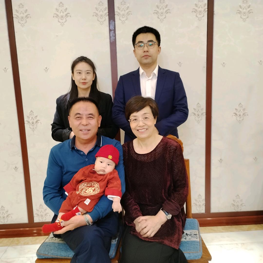吴爱萍虫二小院品牌女装