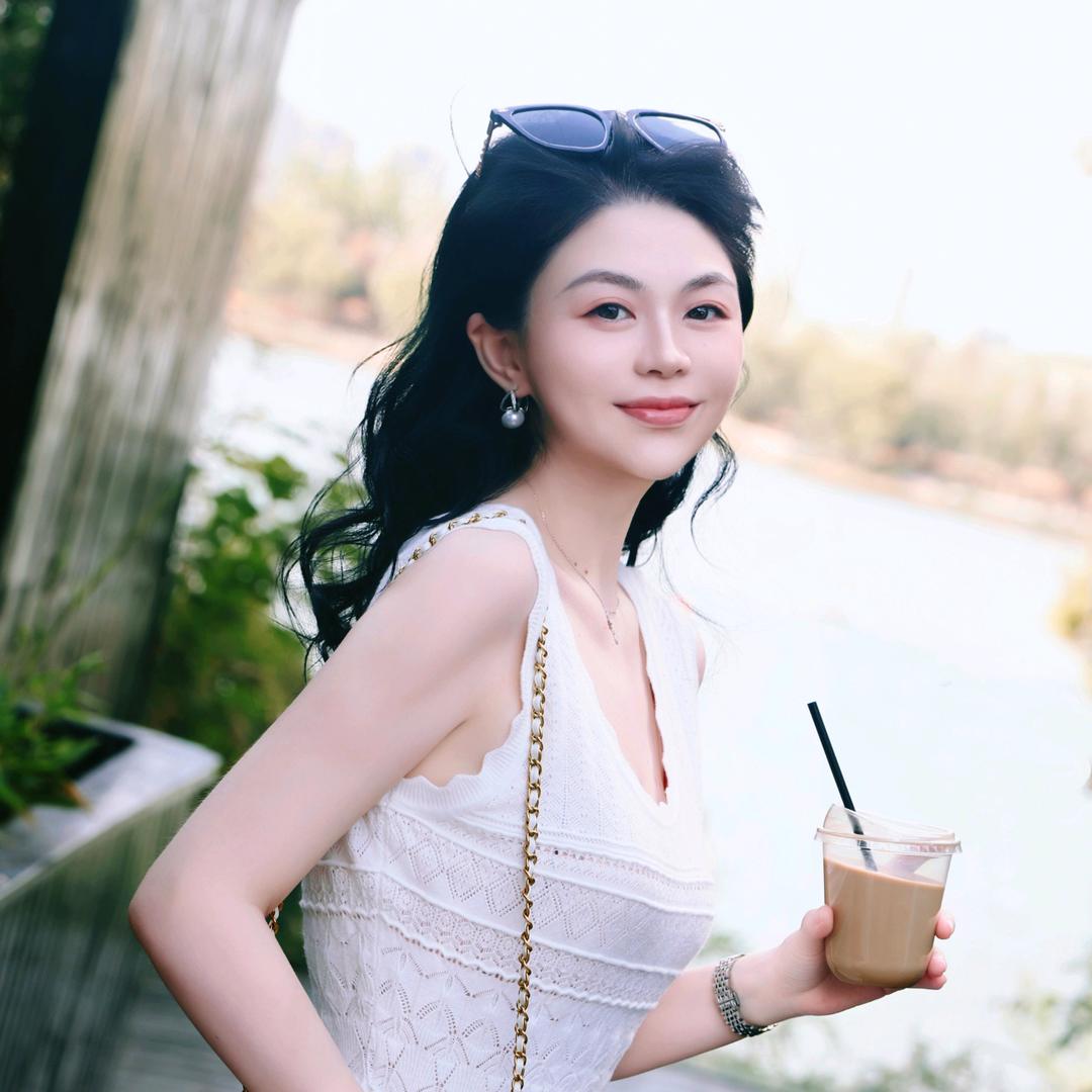 力力老师助教桃子