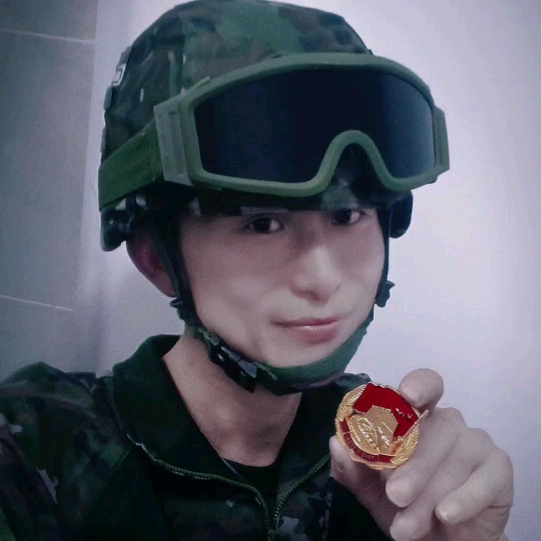 明明班长💫