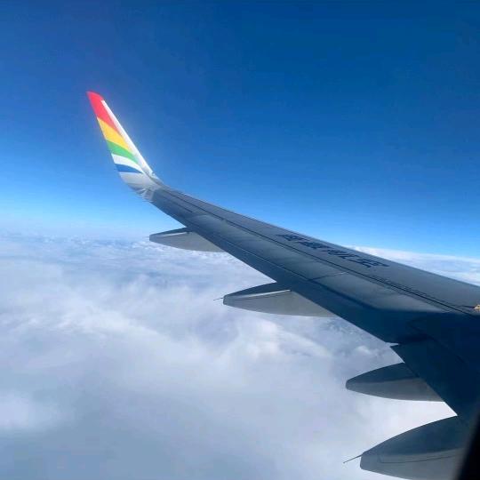 其实月亮不是我扳弯的