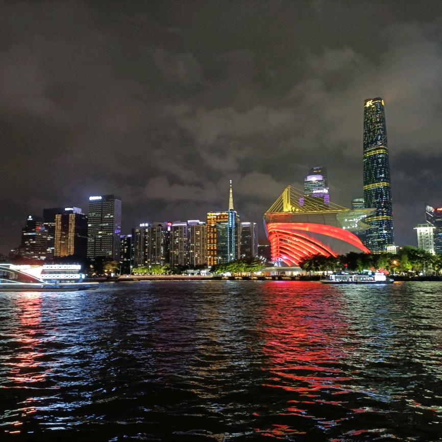 叼个奶嘴闯天下