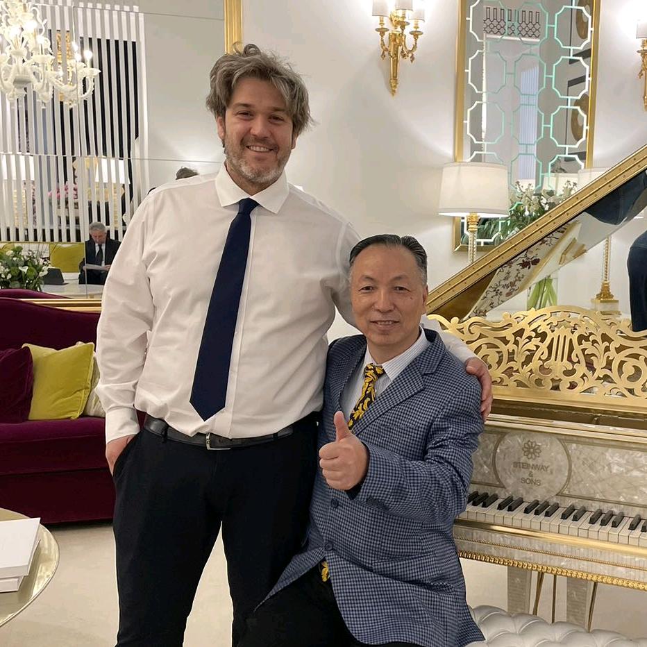 意大利朱