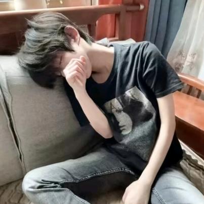 忧郁.