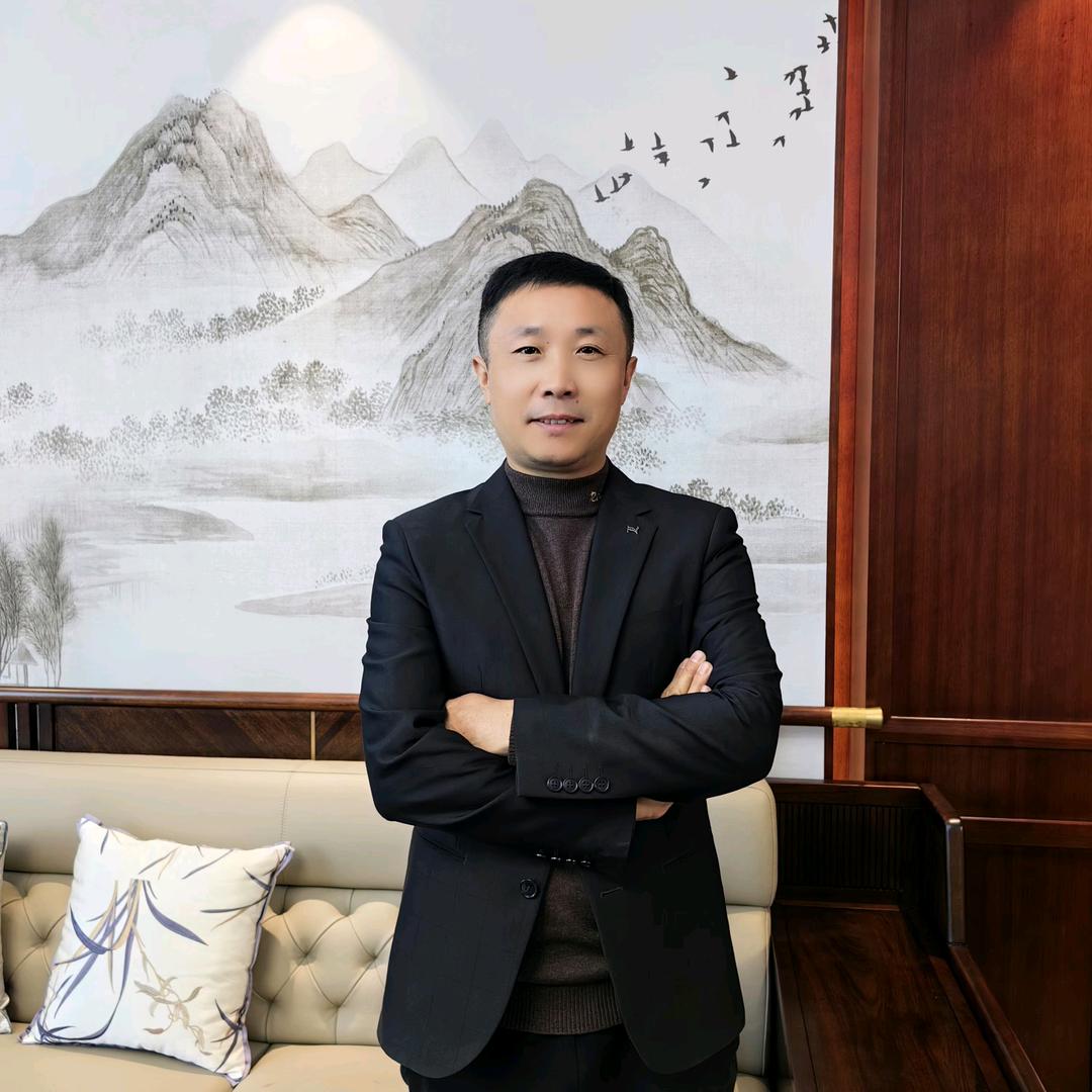 新泰市中景三色装饰吴卫刚