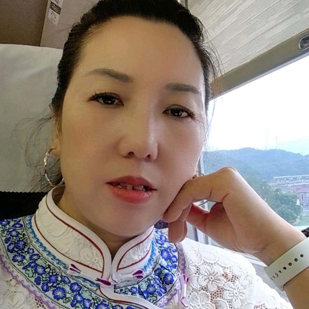 布衣莫姐74年的虎。