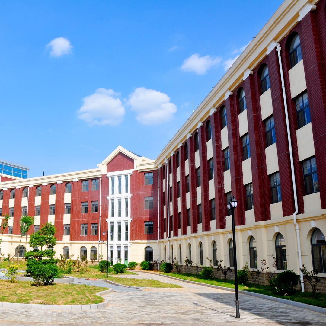 高中部的校园墙