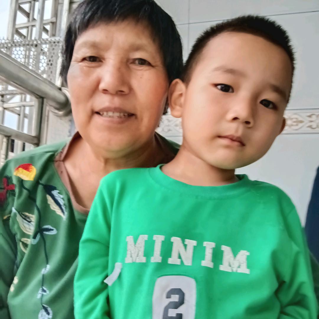李发英