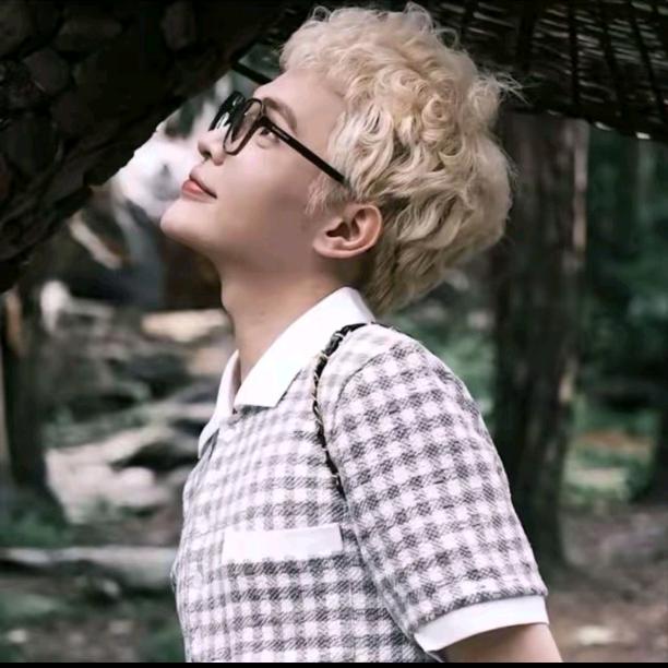 QIAOLA乔拉(轻奢穿搭)