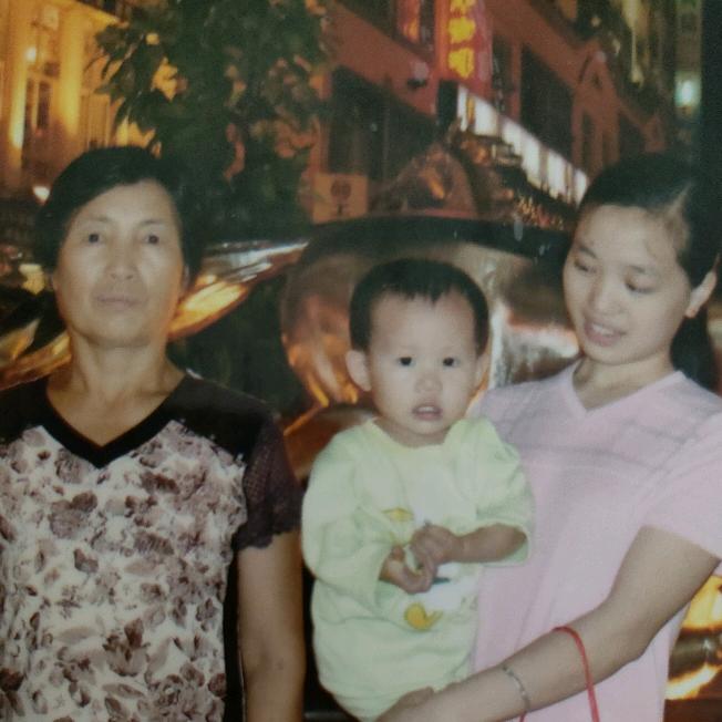 五妹广西的(壮族)姑娘，贵州的媳妇