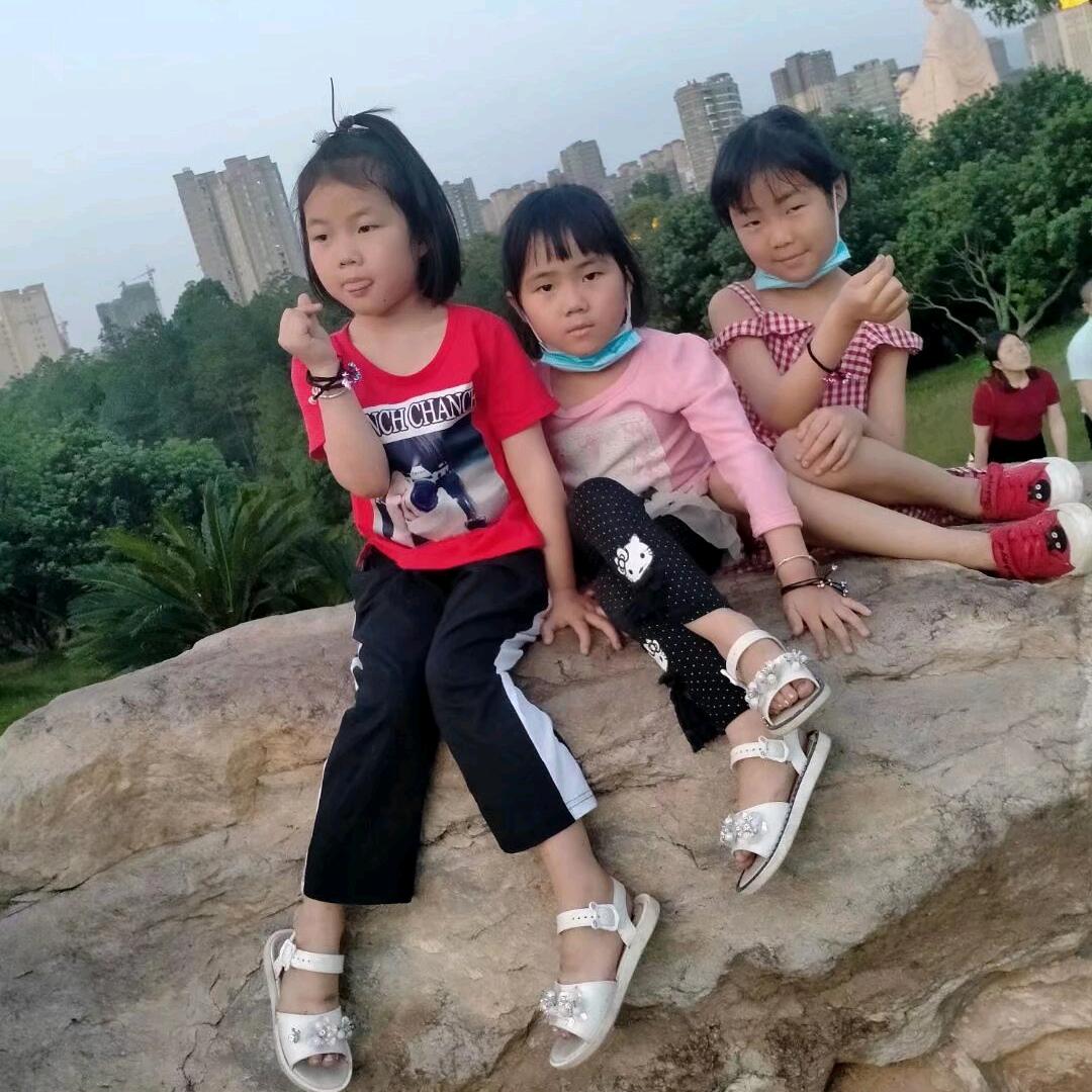 三个女儿妈妈