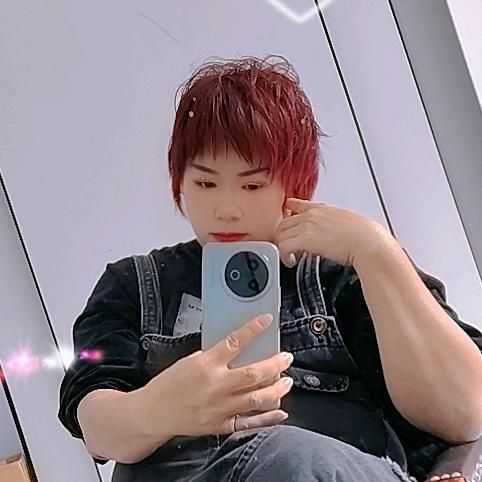 VV造型美发设计💐伟妹