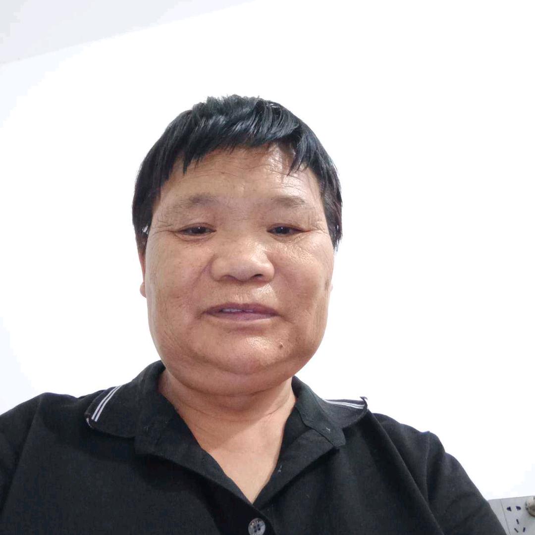 黄世群