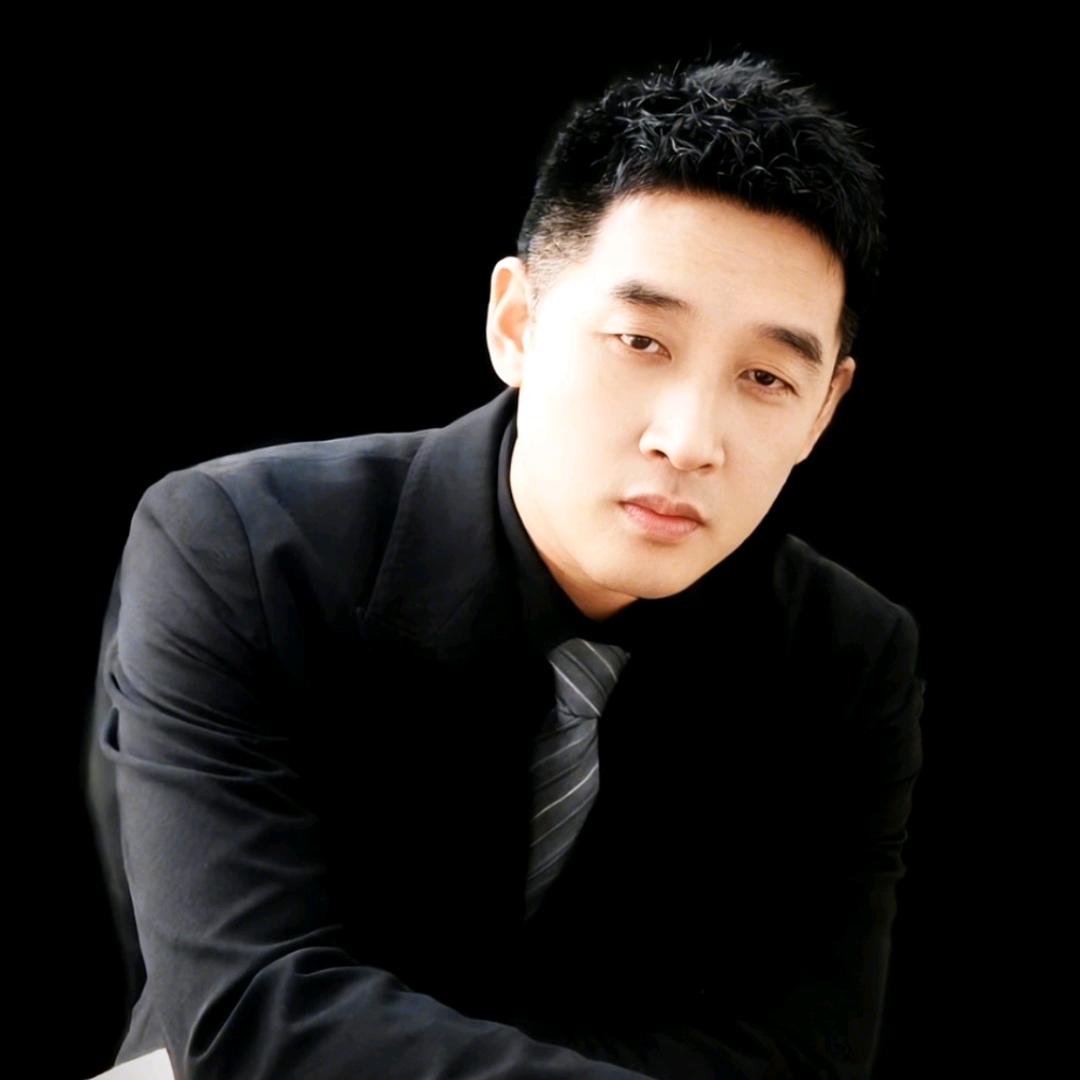 杨闻