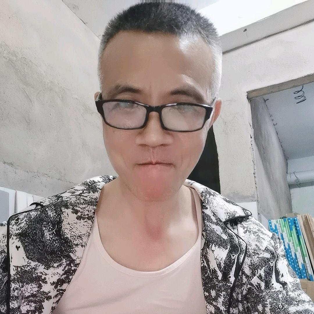 养花盘珠子的老头🌸