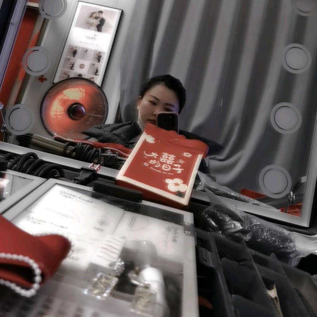 化妆师👰🏻‍♀️霞姐
