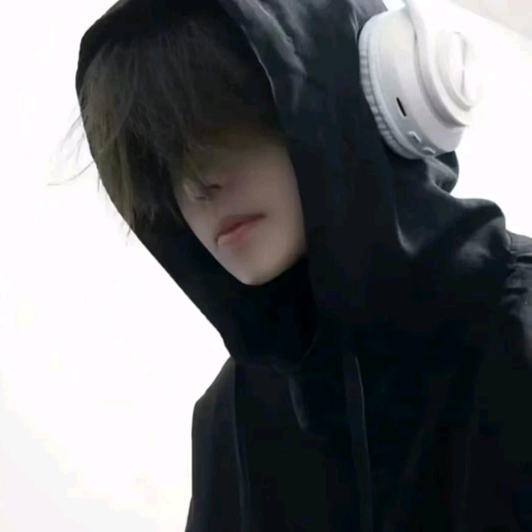 彳亍