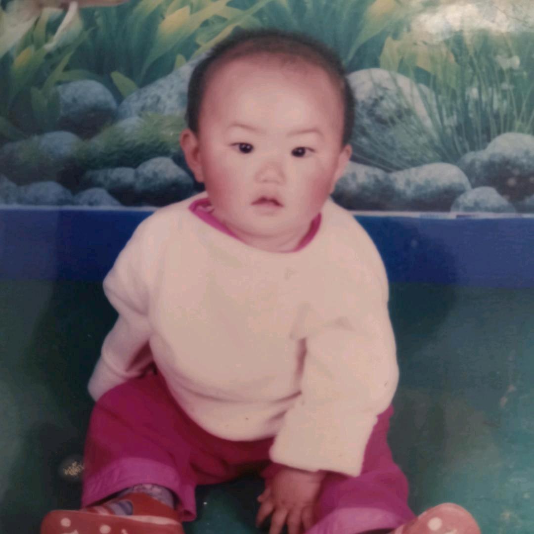 萝小粒