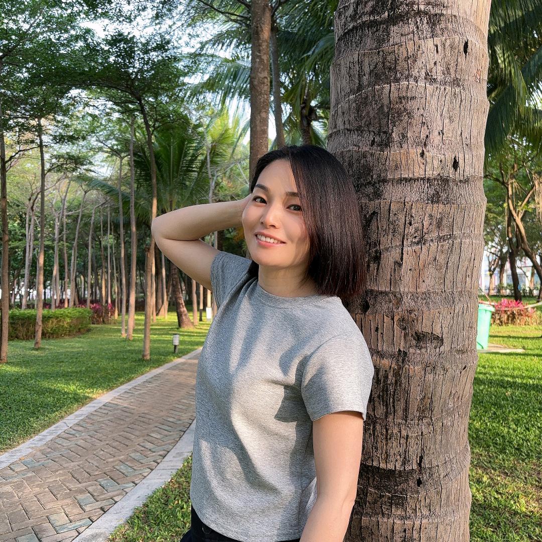 唐河卖手机的静静