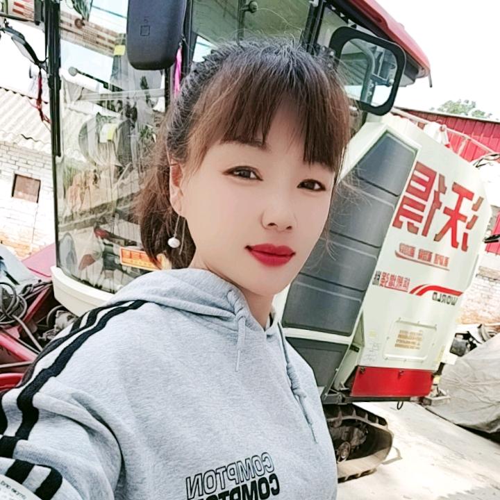 跨区收割机刘姐！