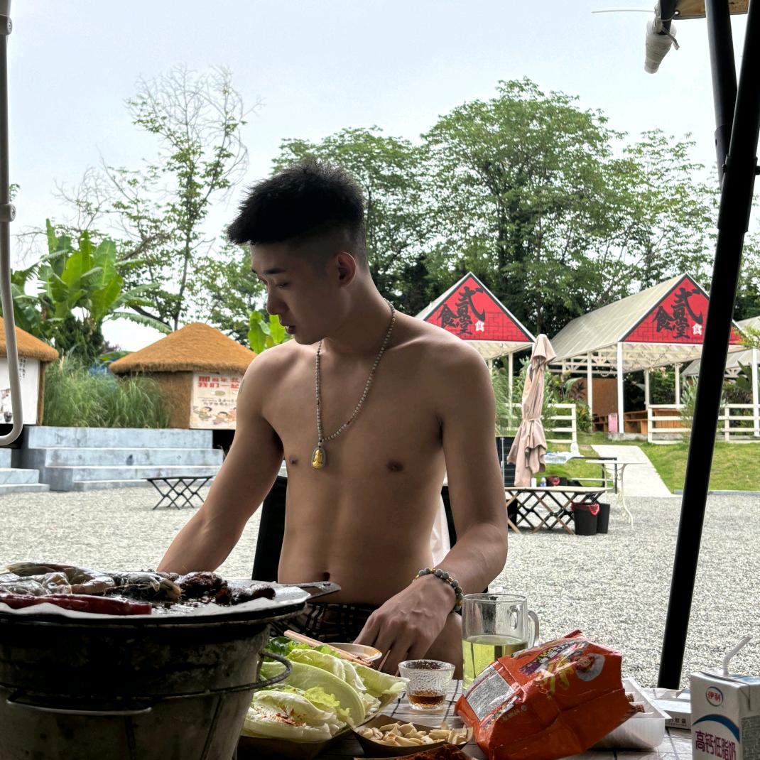 行走的荷尔蒙。