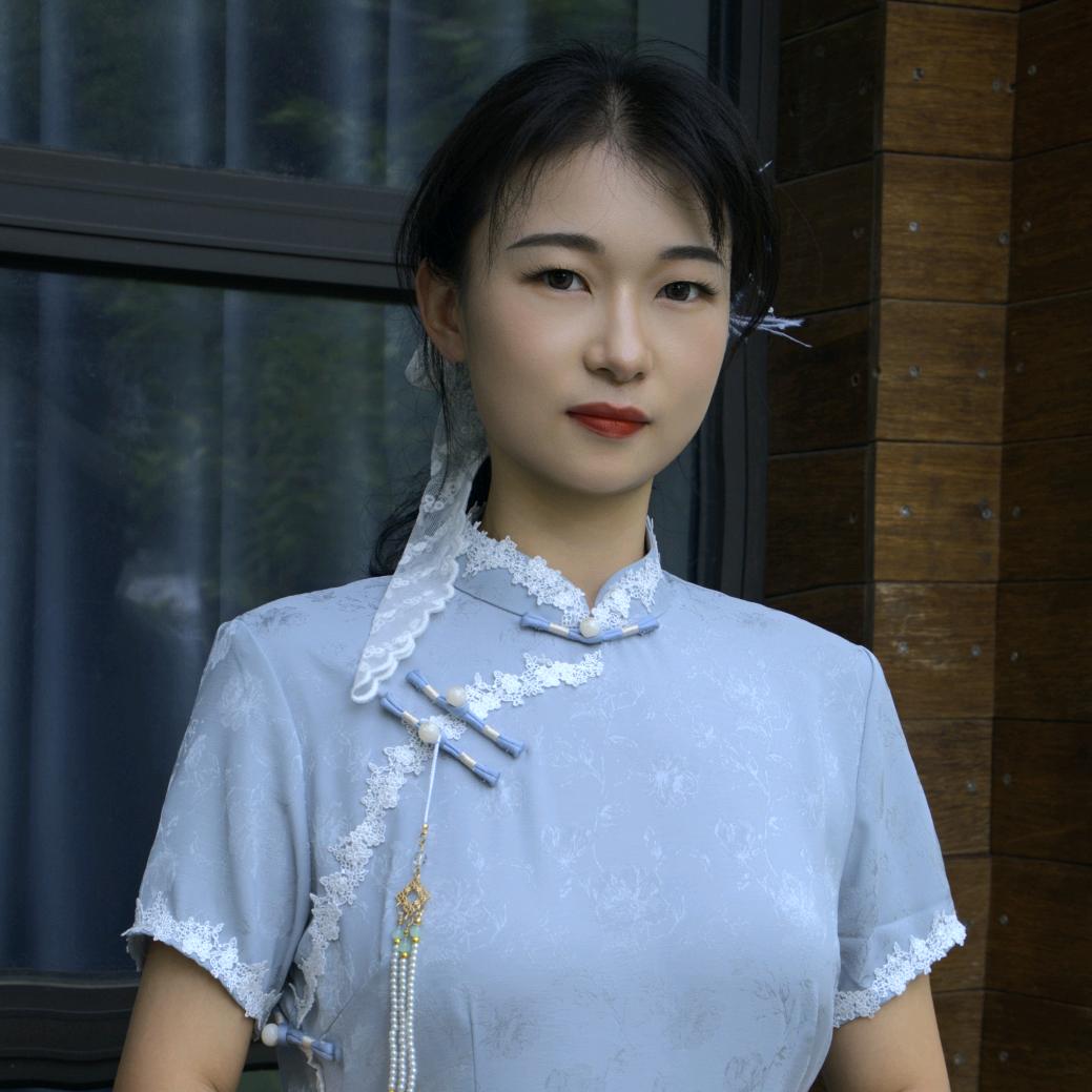 爱健身的小妮子