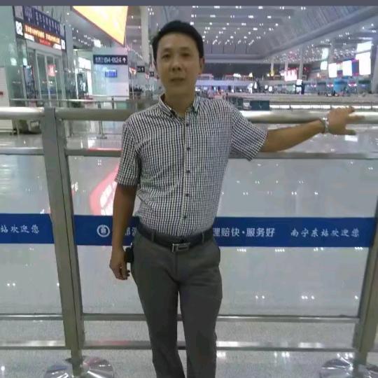 彭博