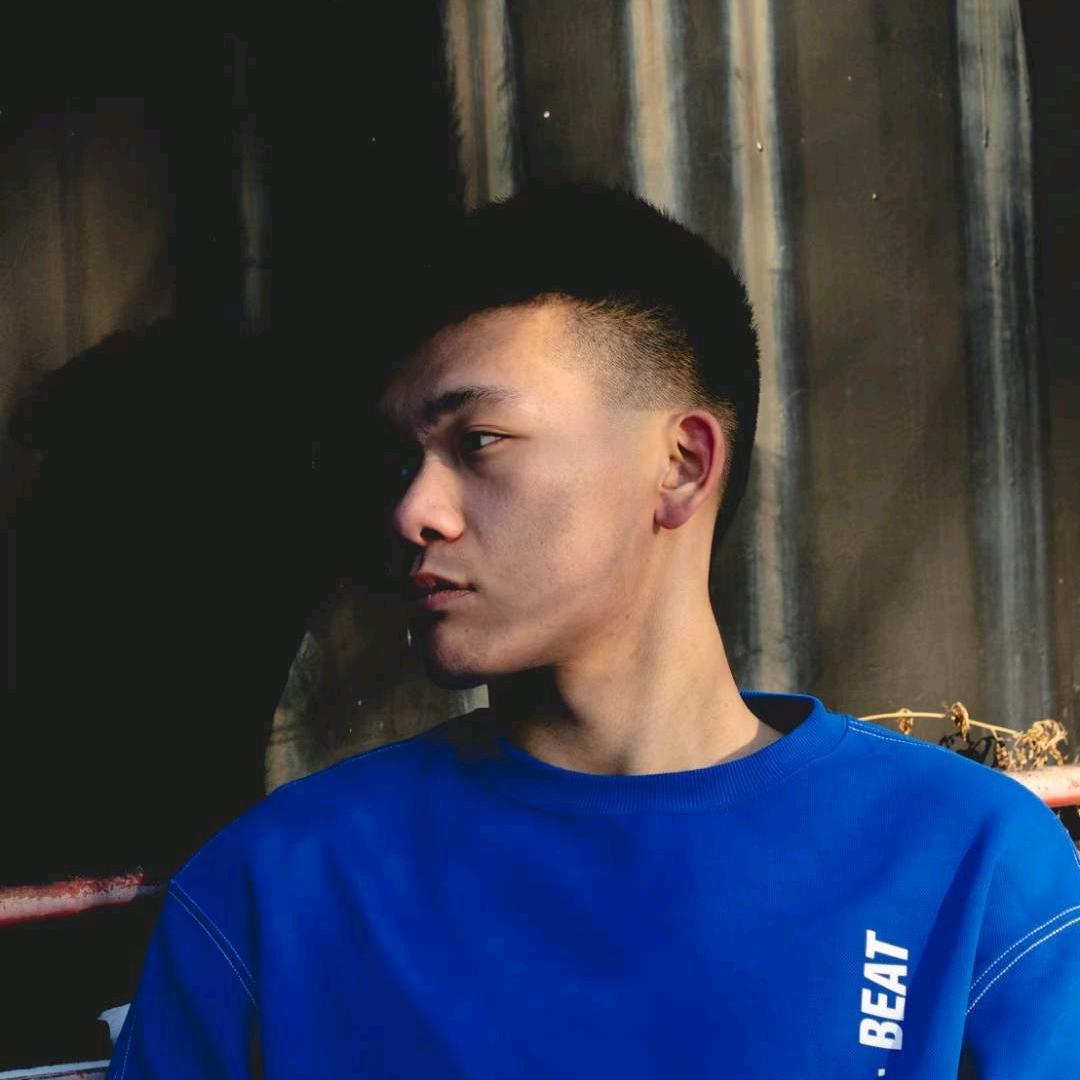罗尼酷儿亮