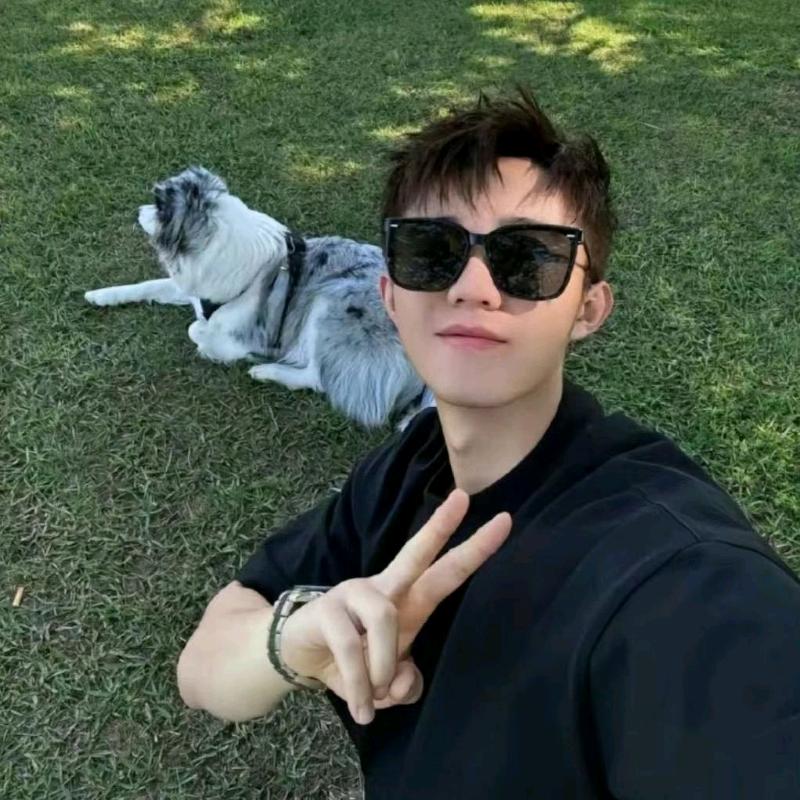 彼目鸟休闲男装专营店